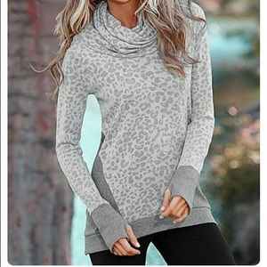 Gray leopard print Venus brand sweater size Medium